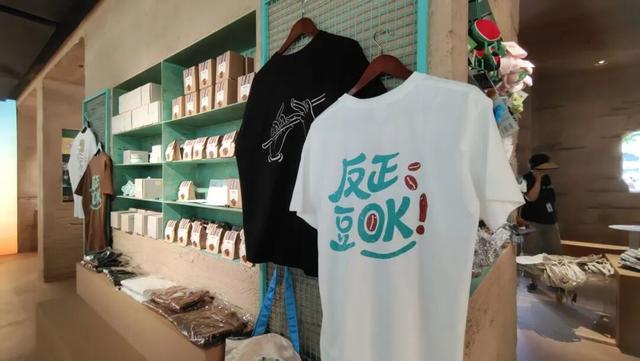 巨型萌物石敦敦空降静安公园！国庆不出沪，在这里就能邂逅“敦煌”！