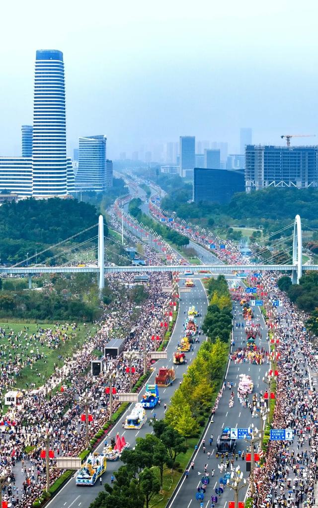 武汉这次有多火？一口气拿下3个全国前十！
