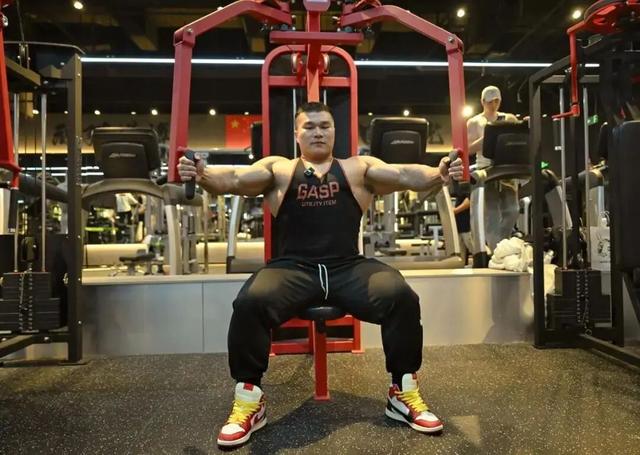 突传噩耗！他因病去世	，年仅30岁！10年来饮食“干净”到极致，过年只吃水煮鸡胸……