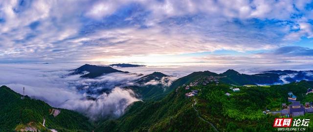 【每日一图@湖南】郴州回龙山巅：秋日云海与日出的浪漫邂逅