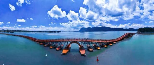 昆明滇池草海开合浮桥建成，等你来取名！