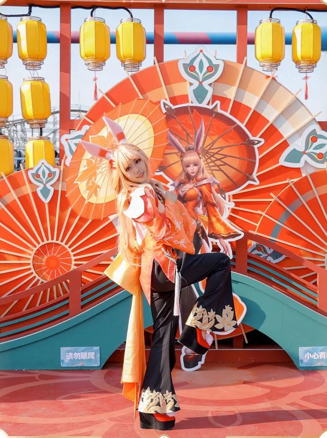 排队5小时，互动3分钟，年轻人流行“调戏”景区NPC