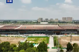 京雄快线委托运营协议在雄安签约图片