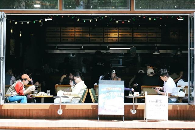 听，呼和浩特的秋天在喊你煮茶喝咖了