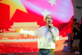 歌手平安亮相庐山村BA开幕式 演唱《我爱你中国》《越战越勇》点燃全场图片