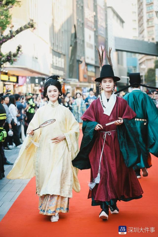 国风少年穿越到东门老街？深圳罗湖这个跨年嘉年华太潮了！
