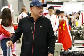 中国乒乓球队抵达巴黎，备战奥运分成三个阶段图片