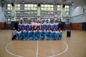 艺术体操冠军“炫技”校园 中华体育精神燃动青春图片