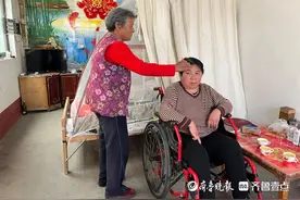 母亲节|一个婆婆的12年：照料意外瘫痪的儿媳图片