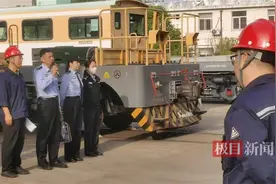 不听、不信、不转账，湖北襄州公安开展反诈宣传进企业活动图片