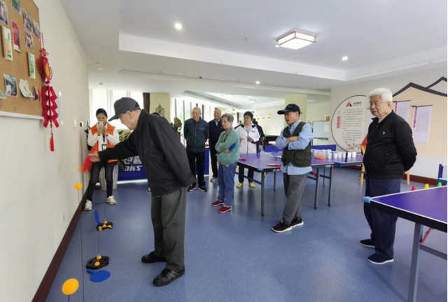 第一批90后住进养老院日常：押金30万，月租3000元