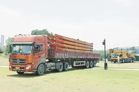 龙舟赛比赛器材安装到位图片