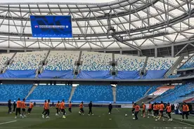 “青岛德比”赛前探营：首战就是遭遇战，球迷观赛注意保暖图片