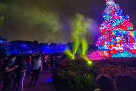 避开白天的人山人海，在北京，来一场夜游公园图片