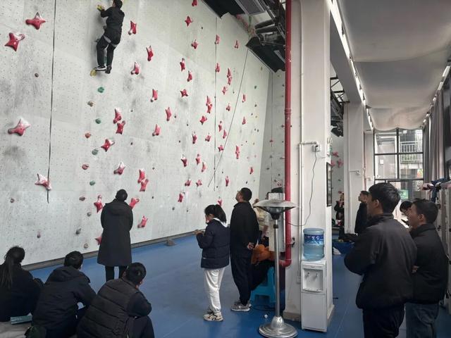 重庆市攀岩教练员培训班举行 助力山城攀岩运动规范化发展