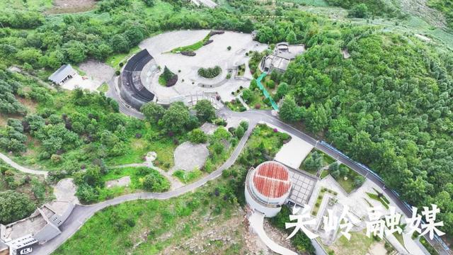 关岭化石群国家地质公园迎来暑期旅游热潮