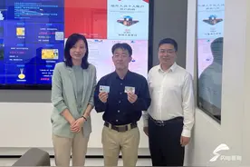 工作许可和银行卡一次拿 济南高新区服务外籍来华工作人员再添新举措图片