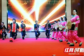 城步广场舞协会年会成功举办 舞出健康新风尚图片