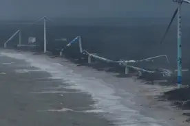 文昌多台造价千万的风机被“摩羯”吹断，市政府：正抓紧抢修通信、电力和道路图片