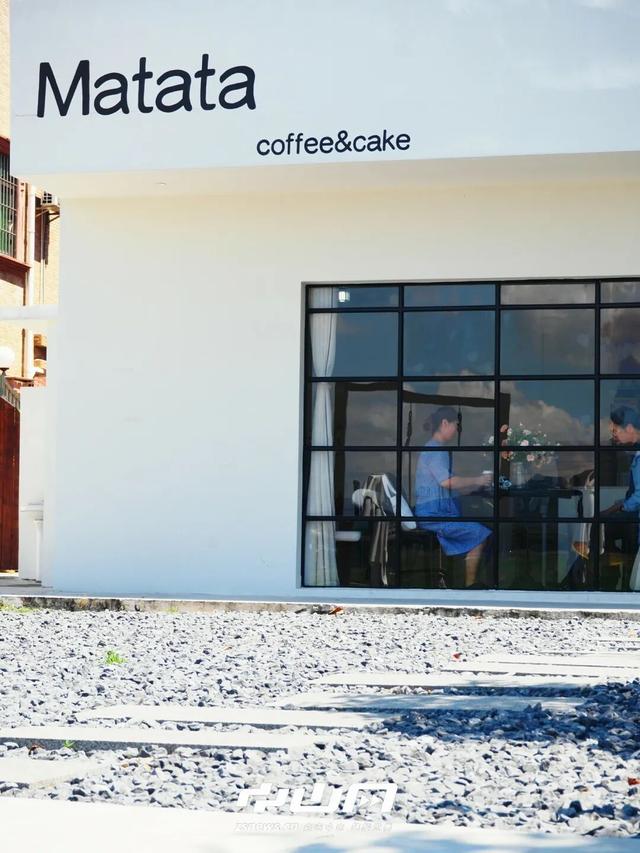 千万粉丝博主打卡中山花海：好美！