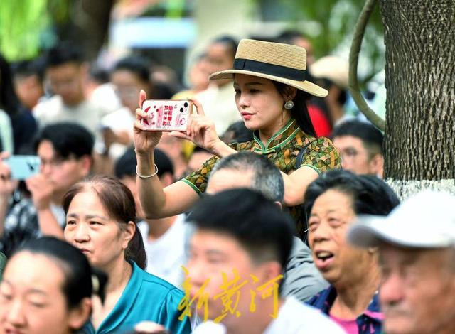 国庆中秋假期首日，济南30家景区共接待游客42.53万人次，同比增长8.35%｜国庆中秋·嘻游记