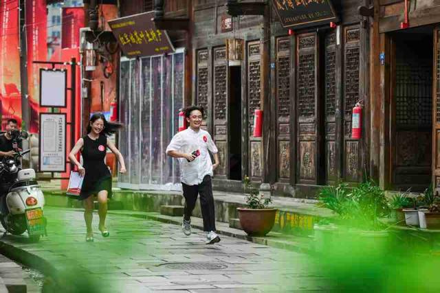 跟着赛事去旅游 解锁“应急知识版”的四川广元红军城｜图集