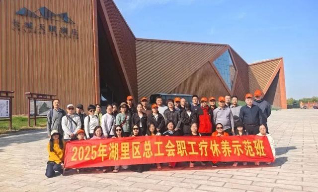跨越山海的支持，就藏在这包裹里