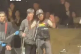 “观众席稀稀拉拉但票没了” 赵雷经纪人作出回应图片
