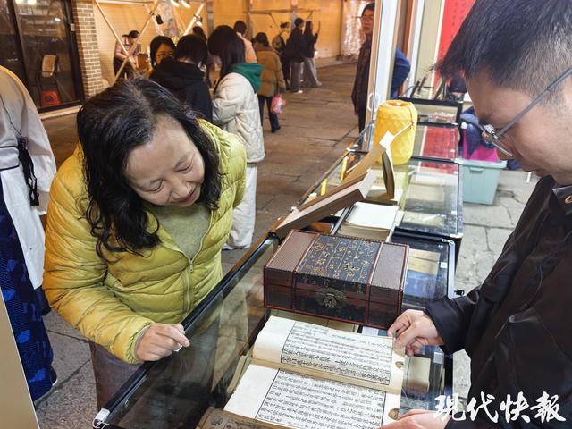 文脉绵延夫子庙，365天不打烊的全国最大古旧书巷开市