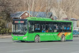 秦皇岛公交与高考同行图片