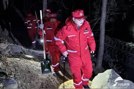 泰山景区红门管理区持续加强夜间巡护 劝返违规进山人员图片