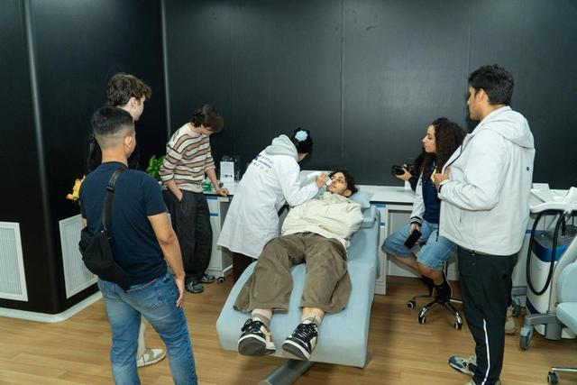 全球“Z世代”青年代表齐聚无锡 感受“了不起的新吴”