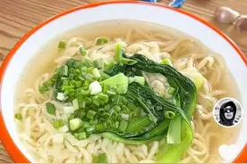 外卖小哥当起监督员  齐抓共管之下如何让外卖更安全、更卫生？图片