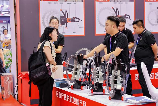 首设“人工智能+”高新产品展区 第30届中国五金博览会“新”意足