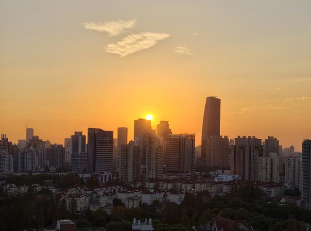 降温前的惬意周末 蓝天夕阳无限好