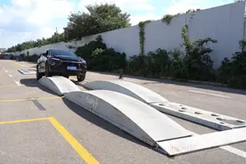 跷跷板、交叉轴性能考验！拉力车手实测2023款雪佛兰开拓者图片