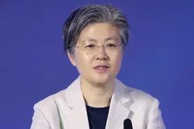 嘉定区区长高香给大家送元旦祝福了！图片