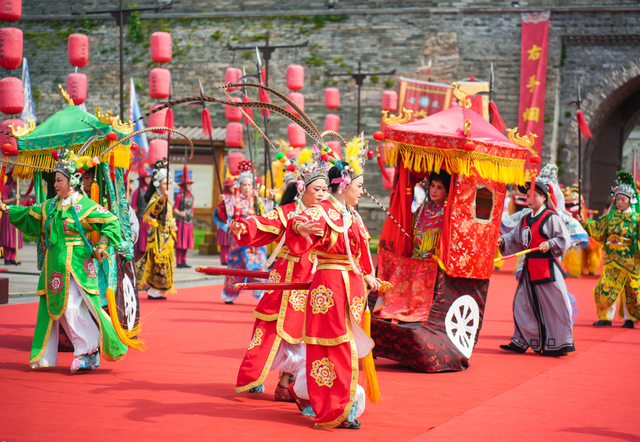 来浙江跨年的N个理由：逛大宋市集，观震撼花雨，体验“登科之路”