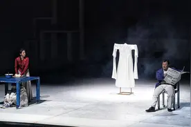 演绎刘震云笔下“笑话文化”，《一日三秋》将“延津画卷”搬上首都舞台图片