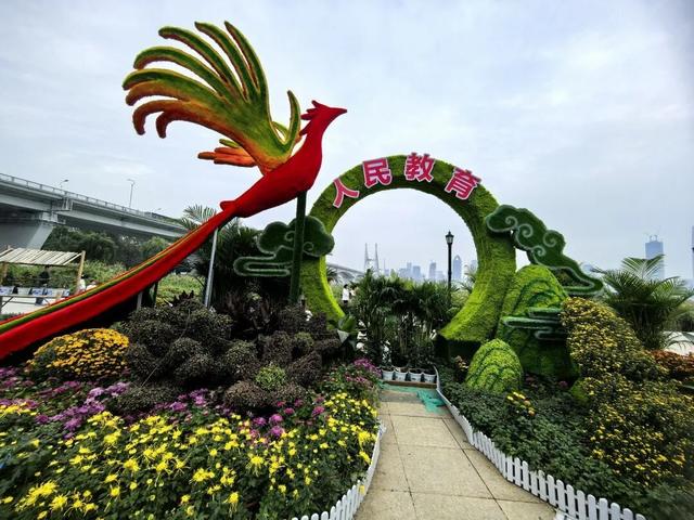 大武汉一日 | 在这里，黄鹤楼、巴公房子、知音号同框了！