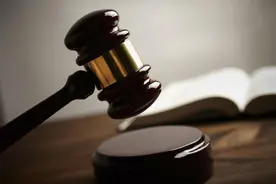男子长期在外打工，养了8年的儿子不是亲生！向孩子生父索赔图片