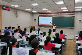 龙海小学举行“红领巾爱祖国”红领巾讲解员风采大赛图片