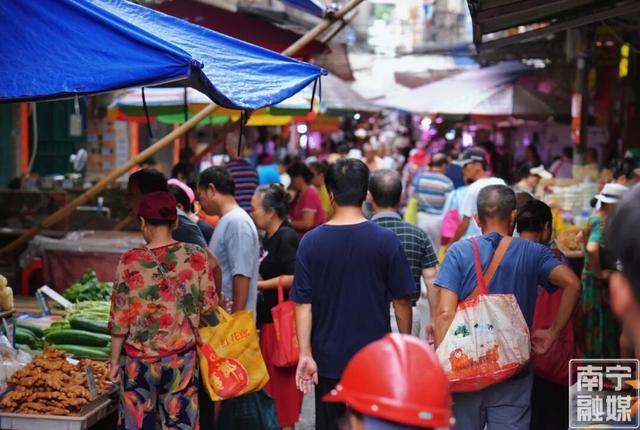 没逛过这里的早市，≈不认识南宁