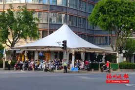 好消息！福州街头即将新增多处超大遮阳伞图片