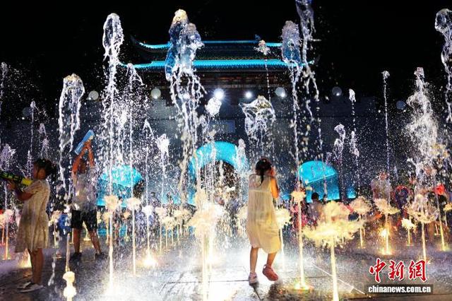 （活力中国调研行）湖北荆州：“古风夜游”激发文旅新活力