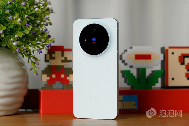 vivo X300评测：小直屏旗舰，带来Pro级体验