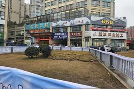 四川资中一小孩扔鞭炮致化粪池爆炸 商户质疑未定期清掏，官方回应图片