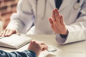 瘦高青年气胸发病率呈上升趋势，“竹竿青年”为何是高危群体？图片