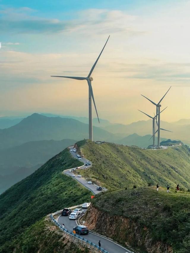 江西秋日自驾天花板，这几条公路带你驶入最美秋色！