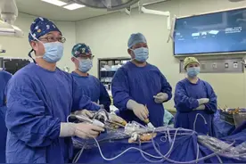 取肾、去瘤、回植！华山医院成功开展肾肿瘤保肾新技术图片